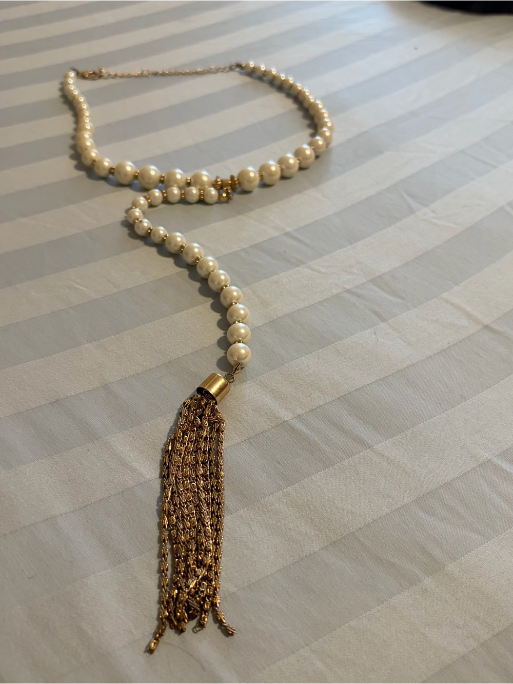 Elegant Pearl and Gold Tassel Necklace - Ivory